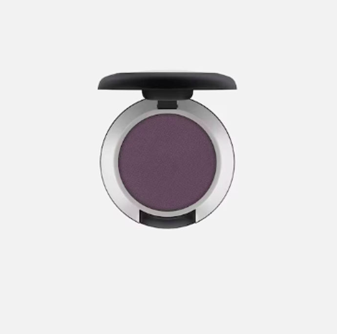 Švestkové stíny, MAC Cosmetic, 680 Kč
Švestkové stíny, MAC Cosmetic, 680 Kč