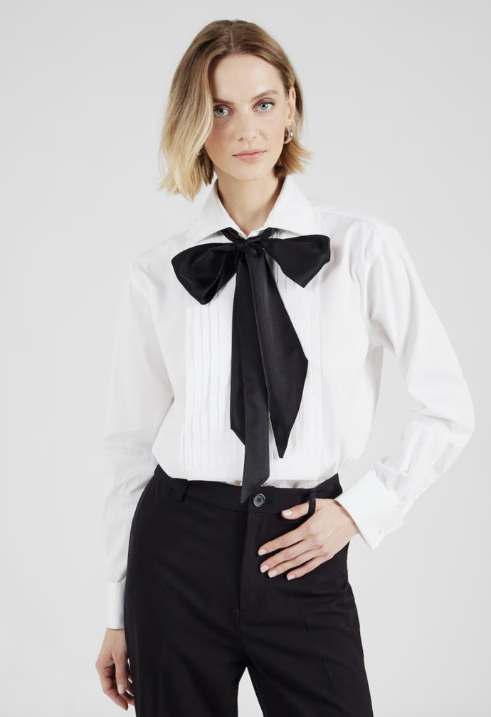Halenka s vázankou Myana Polo Ralph Lauren, 4399 Kč (prodává Zalando)
Halenka s vázankou Myana Polo Ralph Lauren, 4399 Kč (prodává Zalando)