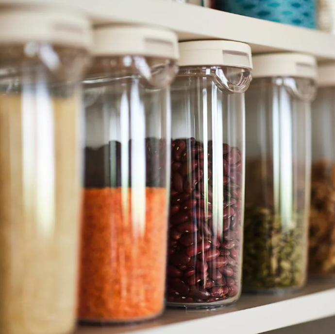 Dóza s víkem na suché potraviny, průhledná/bílá, 1.3 l, Ikea 365+, 59 Kč
Dóza s víkem na suché potraviny, průhledná/bílá, 1.3 l, Ikea 365+, 59 Kč