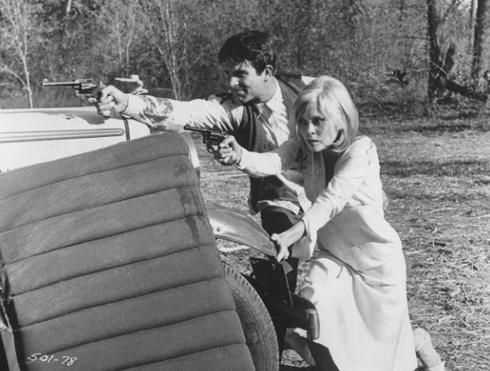 Záběry z oscarového filmu Bonnie a Clyde z roku 1967
Záběry z oscarového filmu Bonnie a Clyde z roku 1967