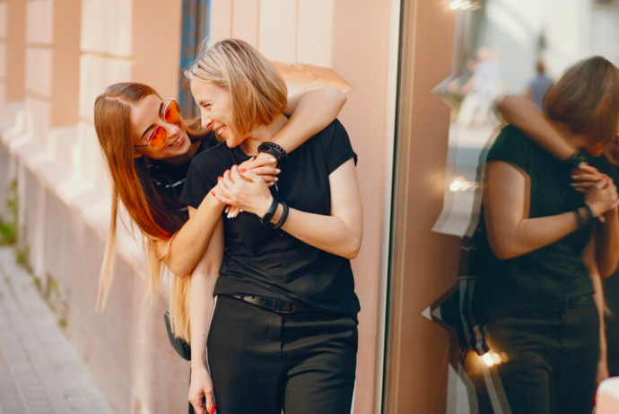 Vygradovala to tím, že si Iva našla jiného partnera.
Vygradovala to tím, že si Iva našla jiného partnera.