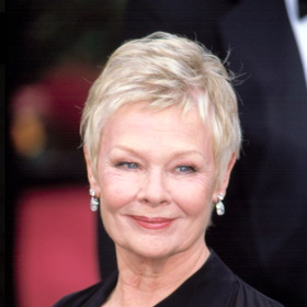 Krátké pixie nosí Judy Dench už dlouhá léta.
