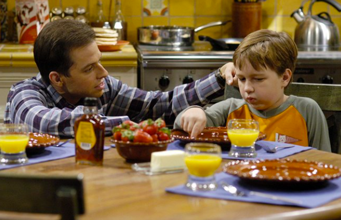 Angus T. Jones v sitcomu Dva a půl chlapa

