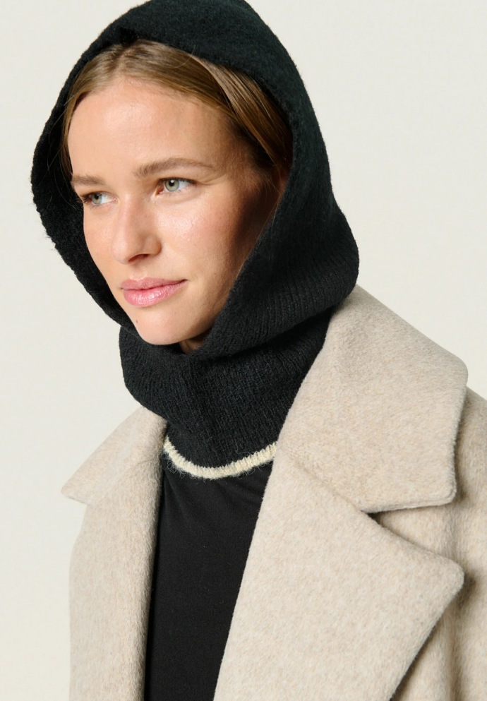 Balaklava, Soaked in Luxury, 2060 Kč
Balaklava, Soaked in Luxury, 2060 Kč
