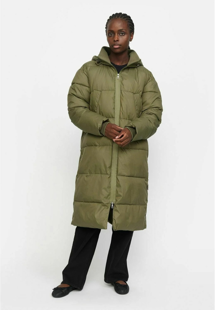 Soft Rebels 3150 Kč
Soft Rebels 3150 Kč