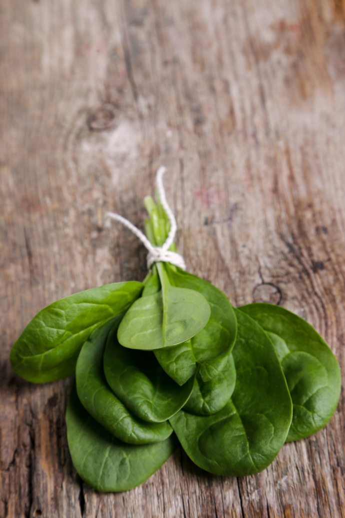 Špenát obsahuje vitamín A, železo, beta-karoten a vitamín C
Špenát obsahuje vitamín A, železo, beta-karoten a vitamín C