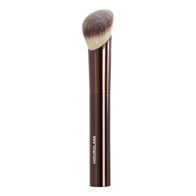 Štětec na make-up Ambient Soft Glow Foundation Brush, Hourglass, 1400 Kč
