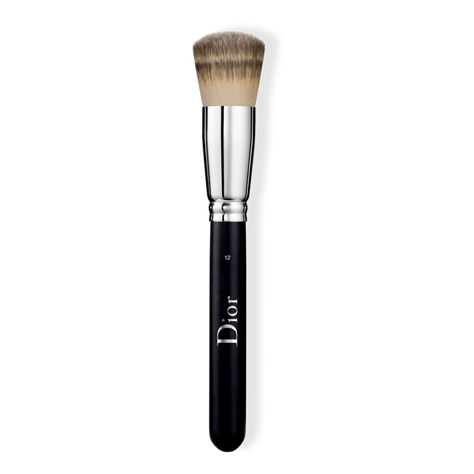 Štětec na tekutý make-up Full Coverage Fluid Foundation Brush, Dior, Backstage, 1460 Kč
