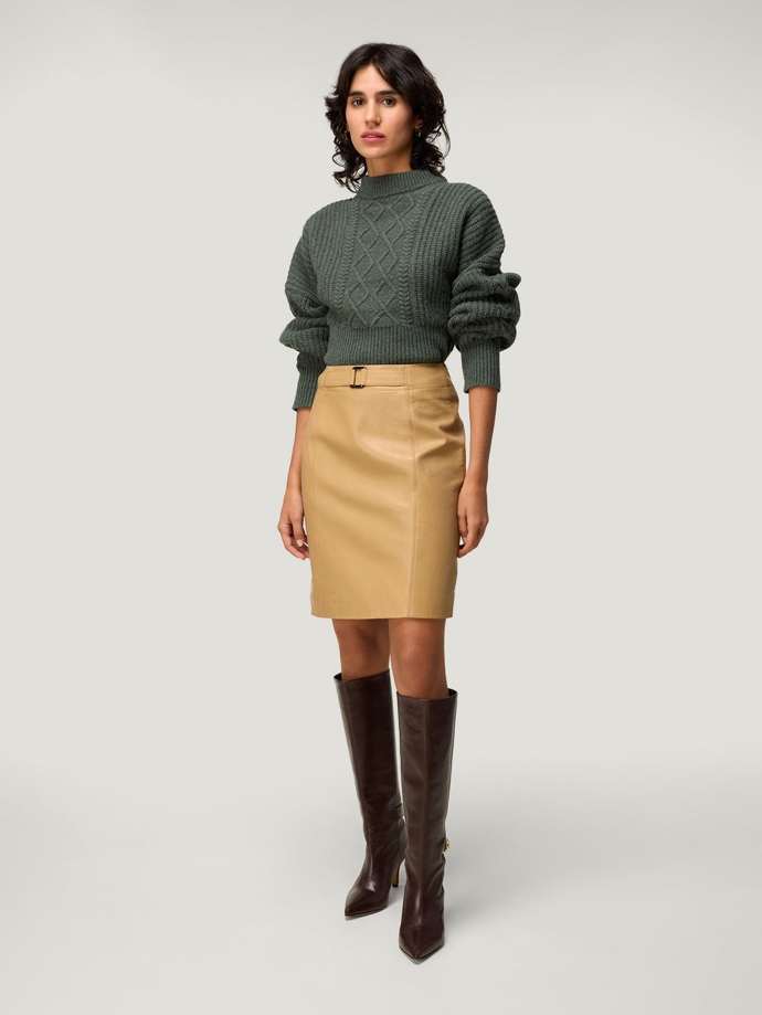 Sukně, Rouje, 220 eur
Sukně, Rouje, 220 eur