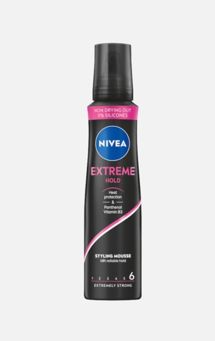 Nivea pěnové tužidlo na vlasy, Douglas, 159 Kč
