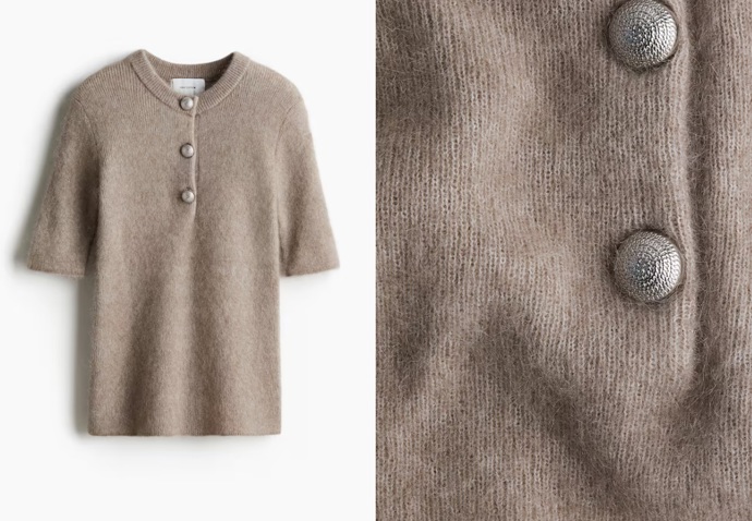 Top z mohérové směsi s knoflíky u krku, H&M, 1 199 Kč
