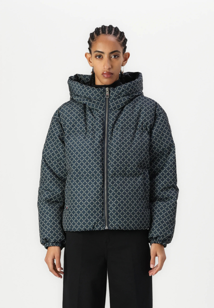 Tommy Hilfiger 4200 Kč
Tommy Hilfiger 4200 Kč