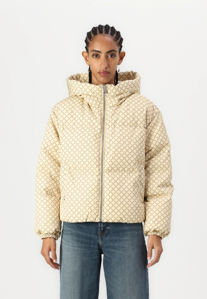 Tommy Hilfiger 4200 Kč
Tommy Hilfiger 4200 Kč