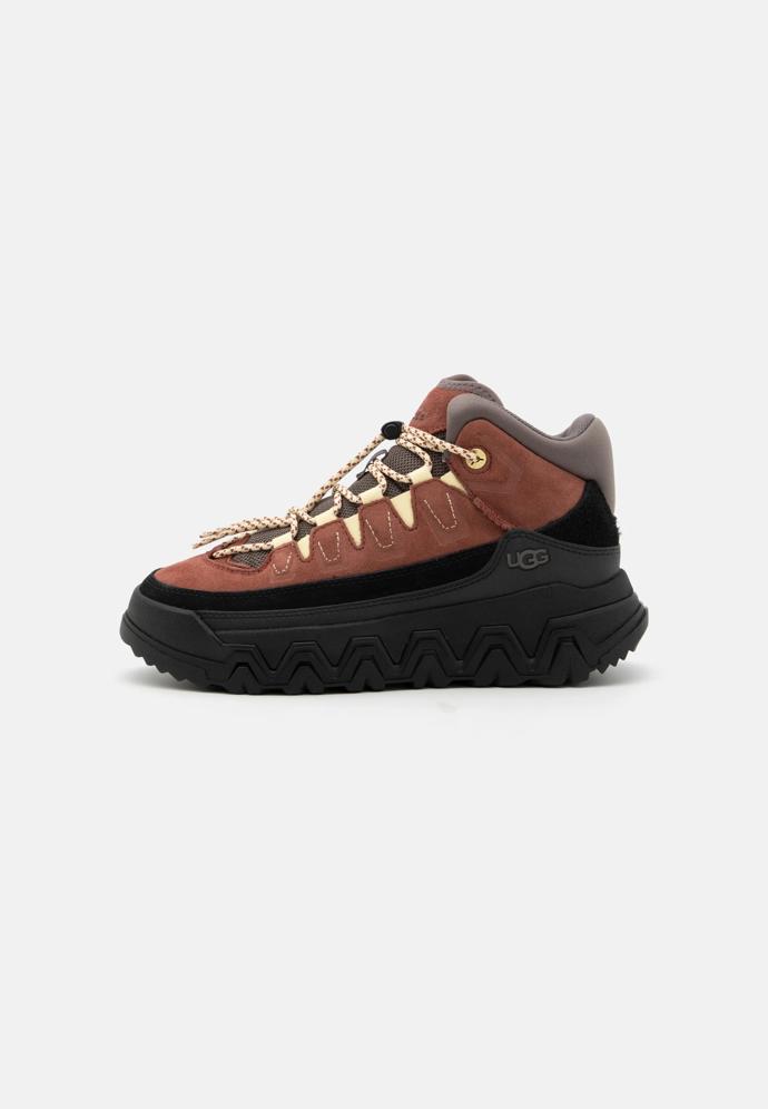 UGG, 4370 Kč, zalando.cz
UGG, 4370 Kč, zalando.cz