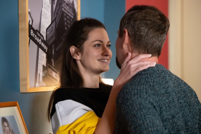 Nekonečný seriál Ulice sleduje dramatické osudy několika rodin žijících v sousedství

