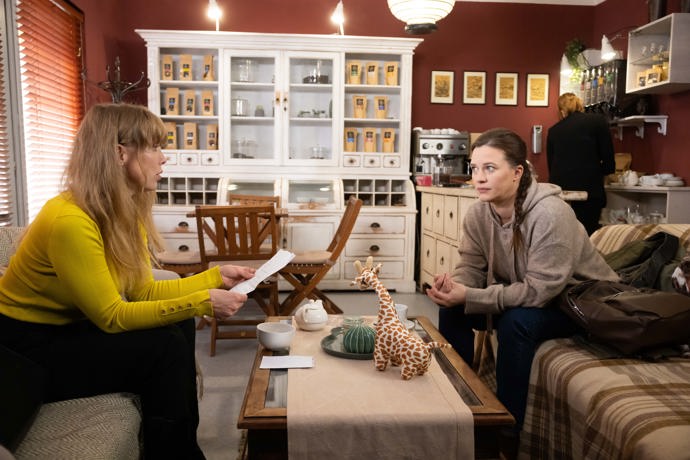 Nekonečný seriál Ulice sleduje dramatické osudy několika rodin žijících v sousedství

