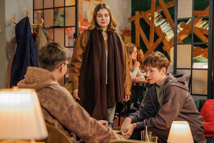 Nekonečný seriál Ulice sleduje dramatické osudy několika rodin žijících v sousedství
