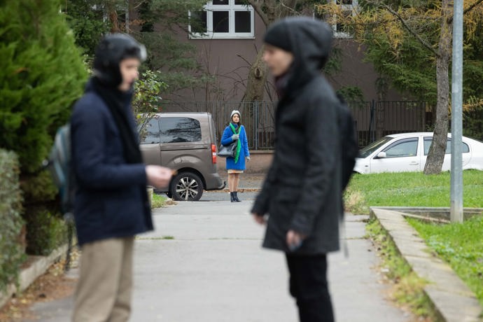 Nekonečný seriál Ulice sleduje dramatické osudy několika rodin žijících v sousedství
