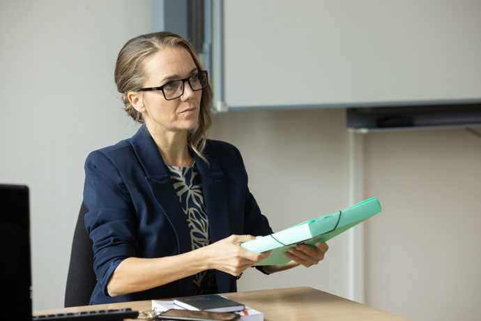 Nekonečný seriál Ulice sleduje dramatické osudy několika spřátelených rodin žijících v sousedství
Nekonečný seriál Ulice sleduje dramatické osudy několika spřátelených rodin žijících v sousedství