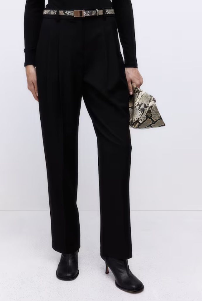 Zužující se kalhoty, H&M, 479 Kč (původní cena 719 Kč)

