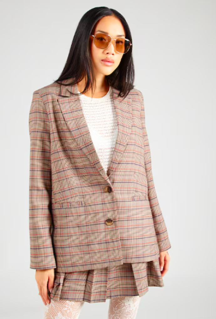 VERO MODA Blejzr 1399 Kč
VERO MODA Blejzr 1399 Kč
