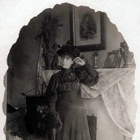 Goldman nikdy neplánoval tyto fotografie zveřejnit. Živil se jako portrétní fotograf bohatých a vlivných lidí z vyšších vrstev.
