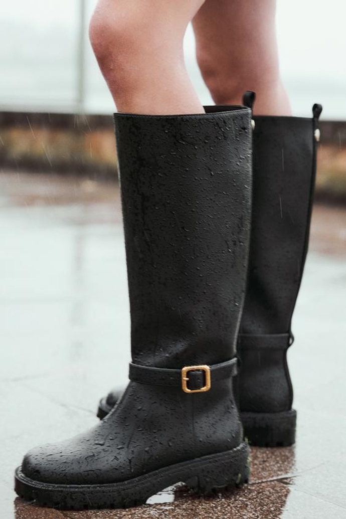 Zara 1599 Kč
Zara 1599 Kč