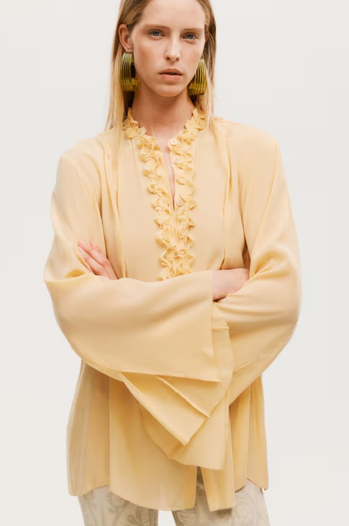 Zdobená halenka z hedvábné směsi, H&M, 3 699 Kč
