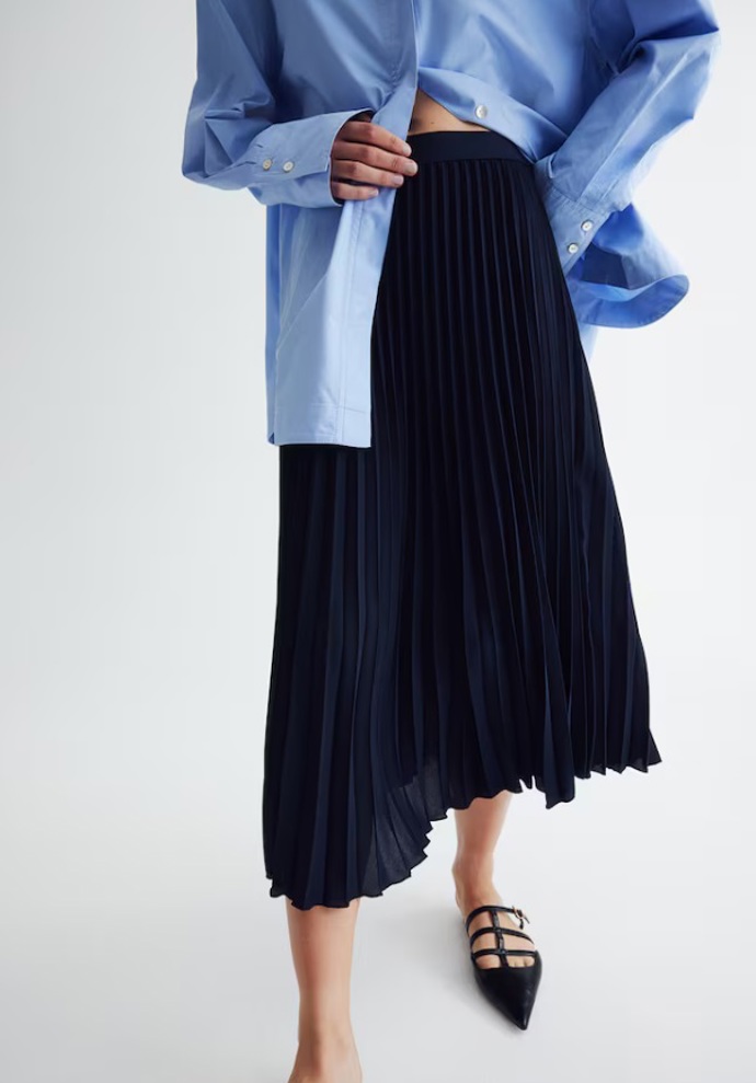 Skládaná sukně, H&M, 499 Kč (původní cena 839 Kč)
