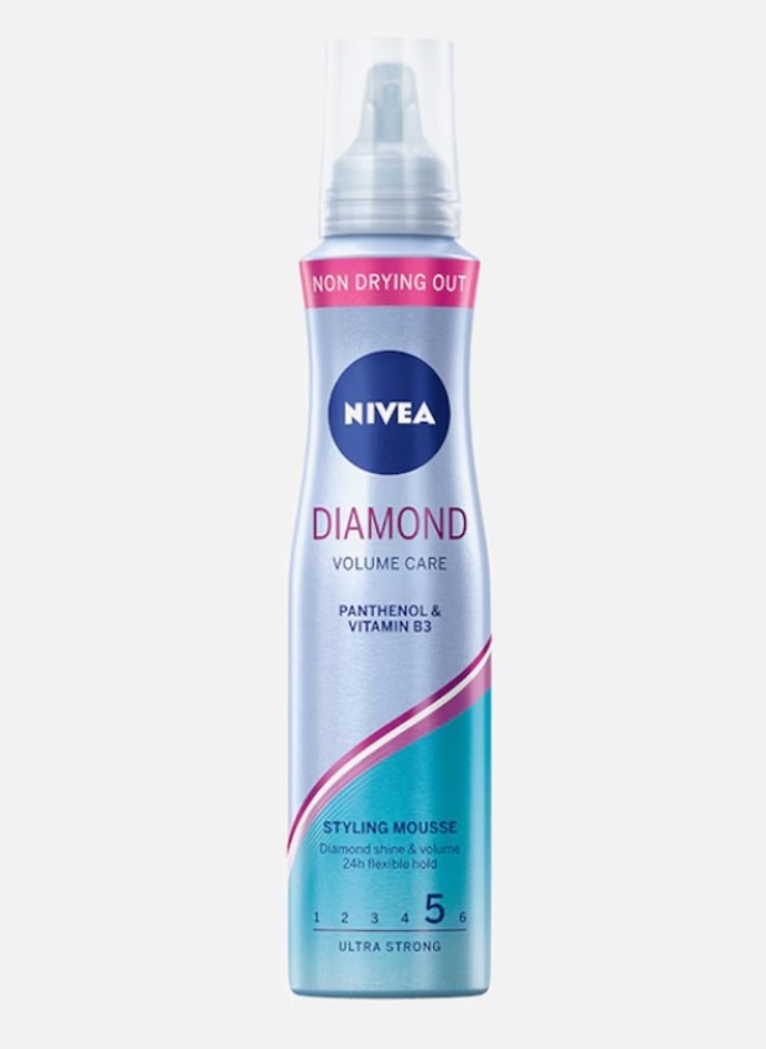 Nivea pěnové tužidlo Diamond Volume, Douglas, 149 Kč
