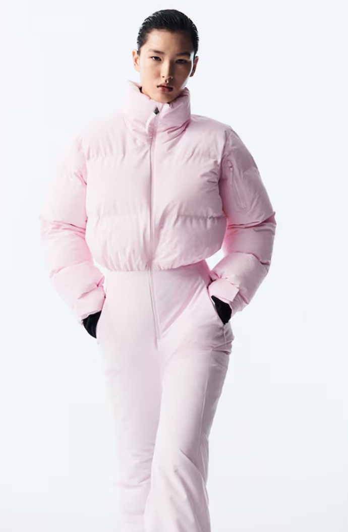 Lyžařská kombinéza z materiálu ThermoMove™, H&M, 4 999 Kč
