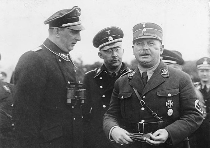 Kurt Daluege s Himmlerem a Röhmem
