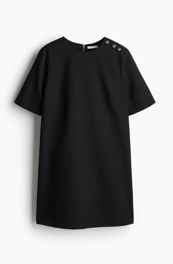 Šaty s áčkovým střihem, H&M, 599 Kč
