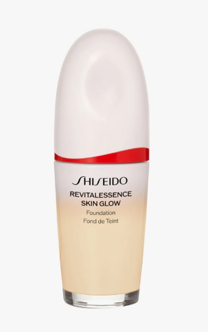 Lehký make-up s rozjasňujícím účinkem SPF 30, Shiseido, 1 155 Kč
