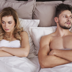 Začalo to před třemi měsíci, kdy si toho sama všimla. Partner má spoustu výmluv, proč dnes ne.
