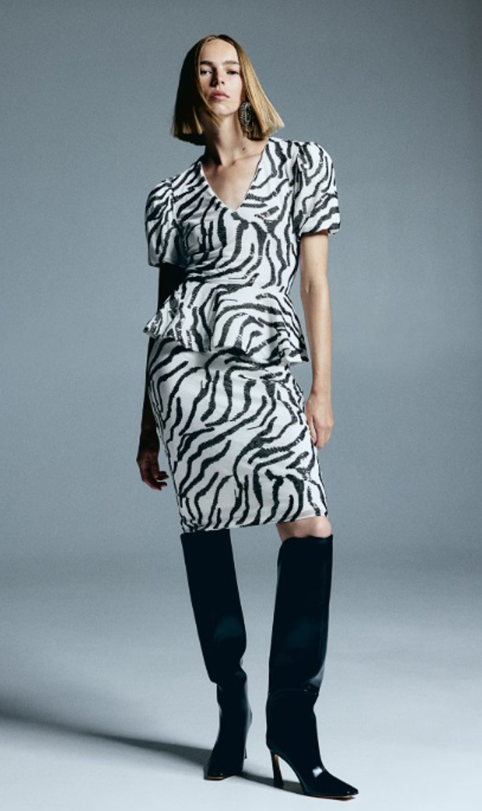Pouzdrová sukně s flitrovým vzorem, H&M, 2 999 Kč
