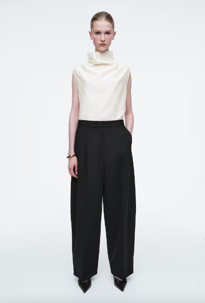 COS, 150 eur
