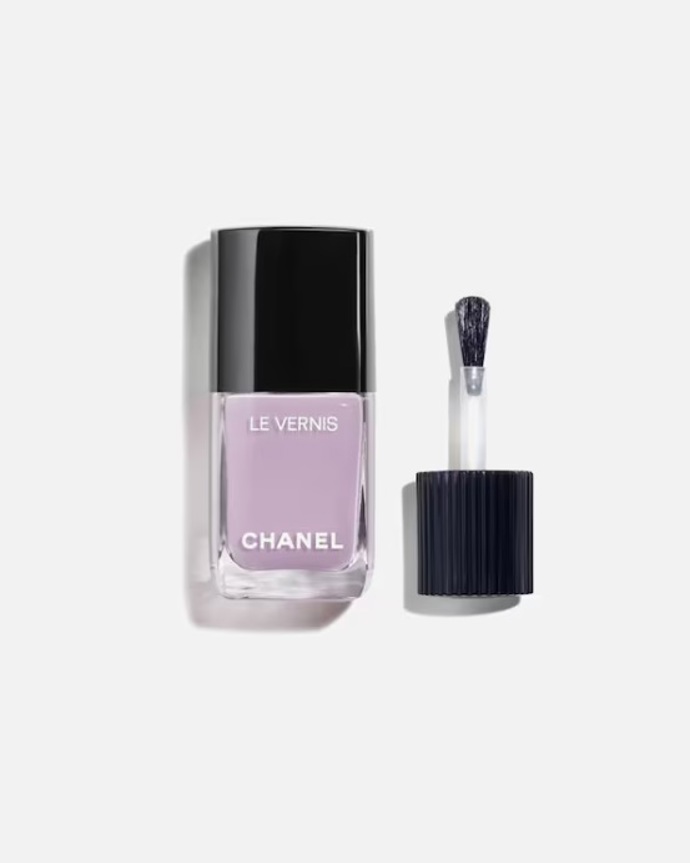 Chanel lak na nehty, Douglas, 716 Kč
