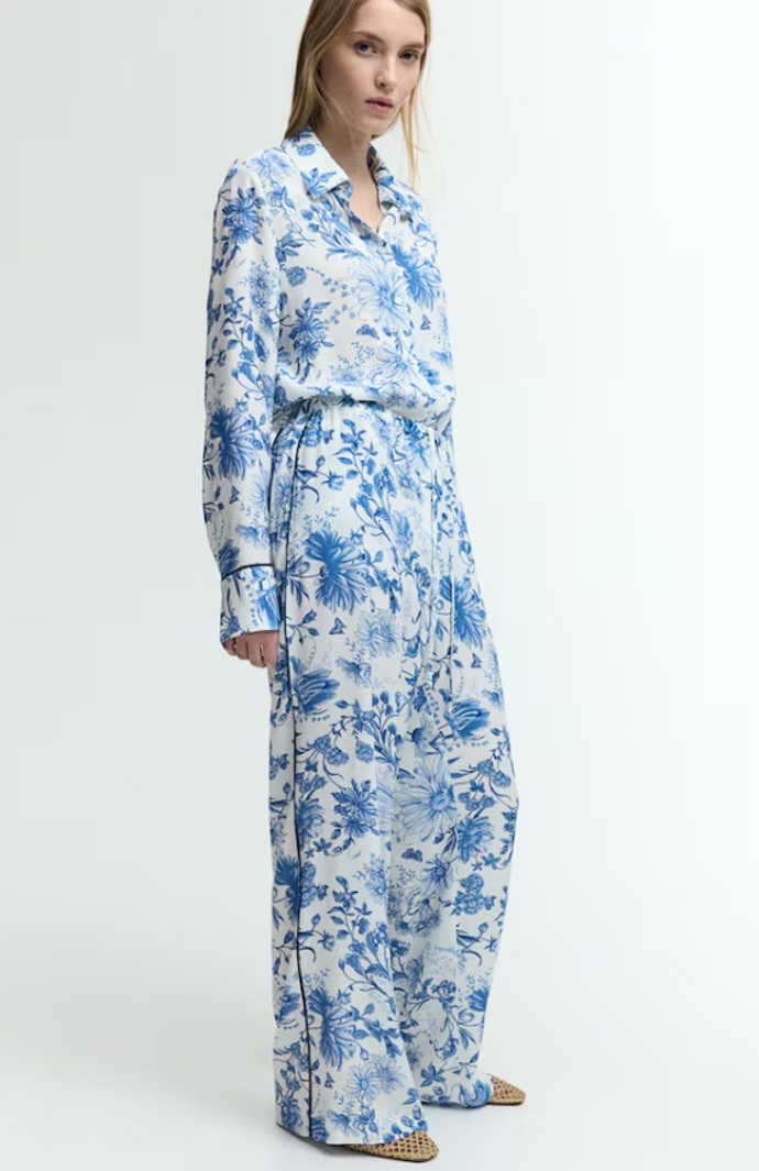 Krepové kalhoty se stahovací šňůrkou, H&M, 719 Kč
