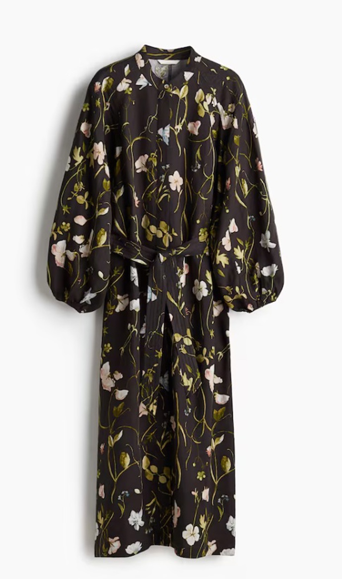 Šaty z lněné směsi s vázacím páskem, H&M, 1 459 Kč
