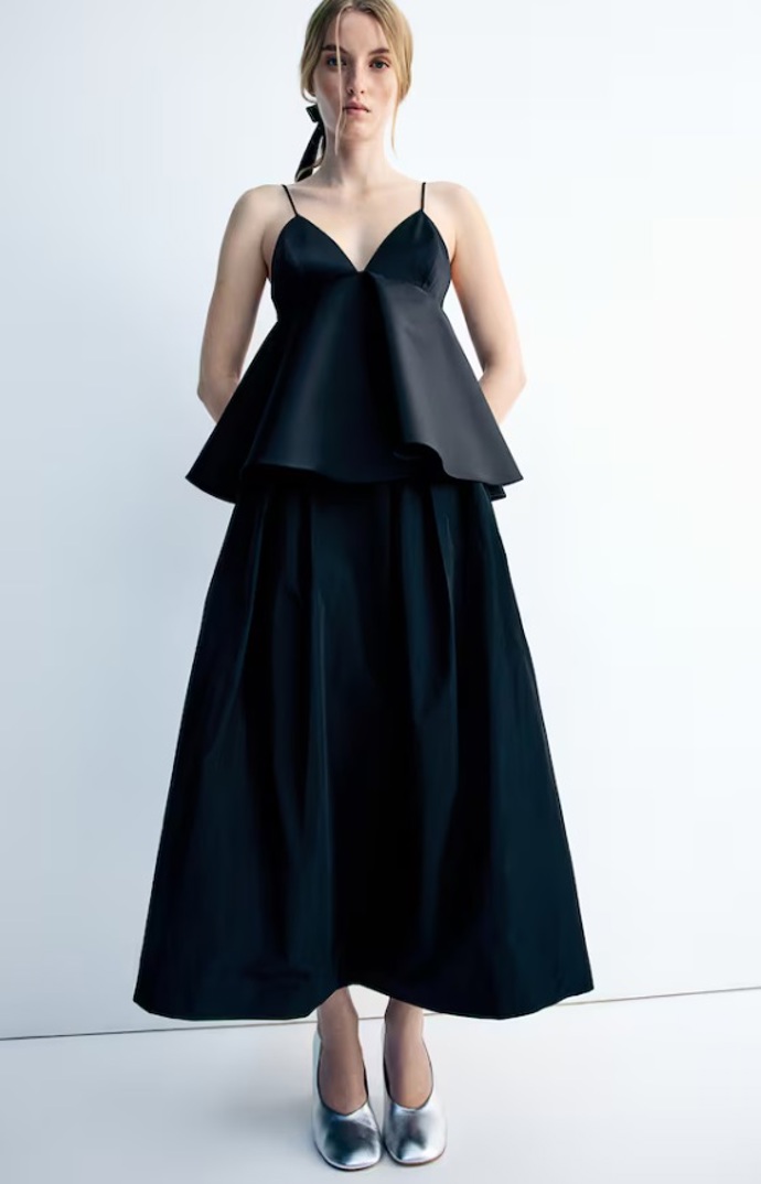 Áčková sukně do společnosti, H&M, 629 Kč
