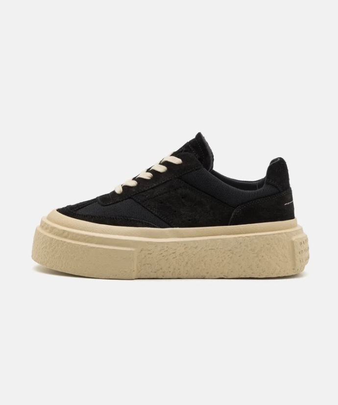 Černé tenisky na platformě, MM6 Maison Margiela, 11 320 Kč
