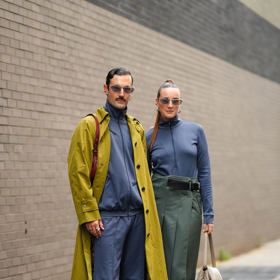 Trendy párové outfity pro rok 2025
