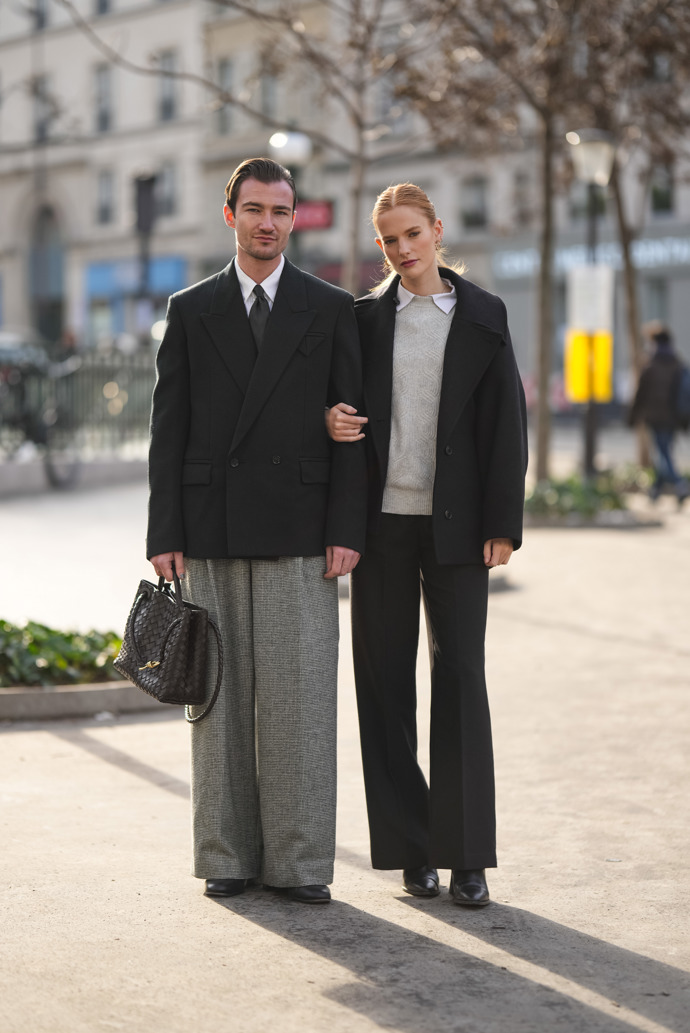 Trendy párové outfity pro rok 2025
