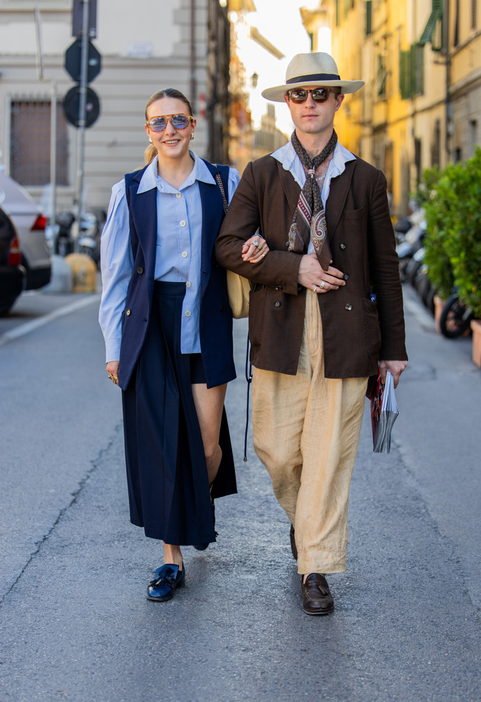 Trendy párové outfity pro rok 2025
