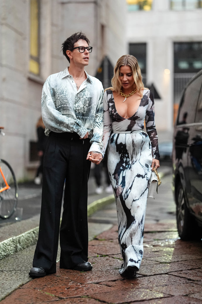 Trendy párové outfity pro rok 2025
