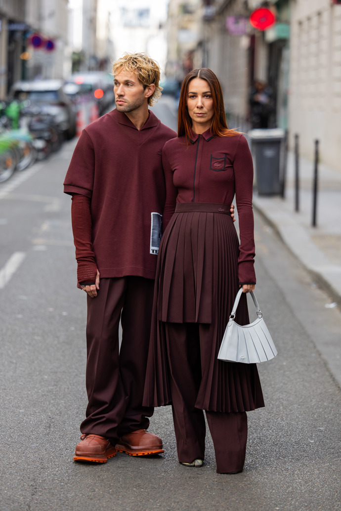 Trendy párové outfity pro rok 2025
