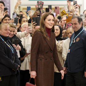 Kate Middleton v tlumených barvách
