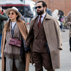 Trendy párové outfity pro rok 2025

