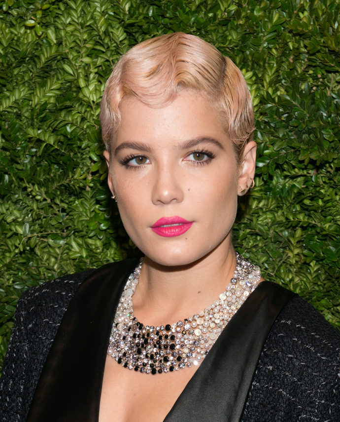 Finger waves
Finger waves